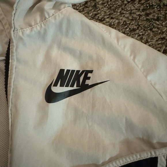 Nike Jacket - Picture 3 of 4